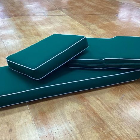 green-cushions