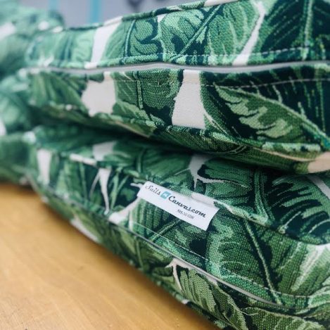 green cushions